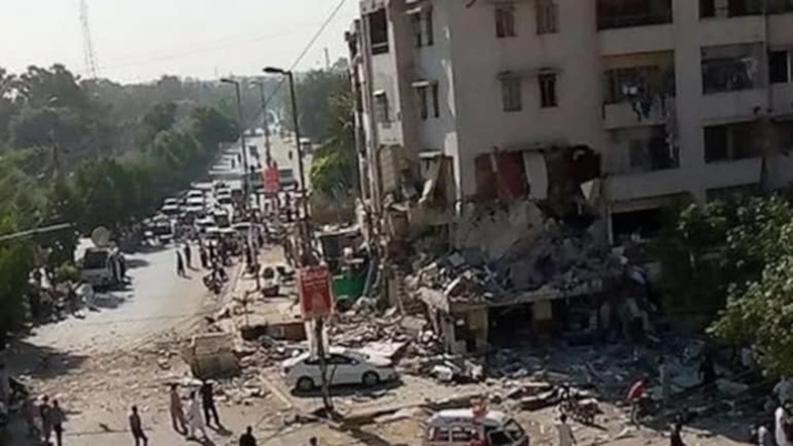 Explosion in Karachi,  dead 3