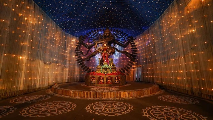 The mandapa of Chetla Agrani has been built with the help of the poet's poem "Bad Times"