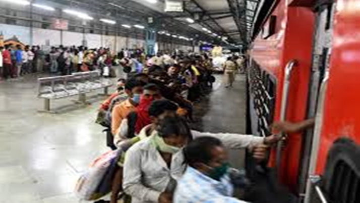 Heavy crowd in Howrah station with the launch of local train