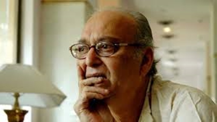 Actor Soumitra Chatterjee, who performed the tracheostomy well