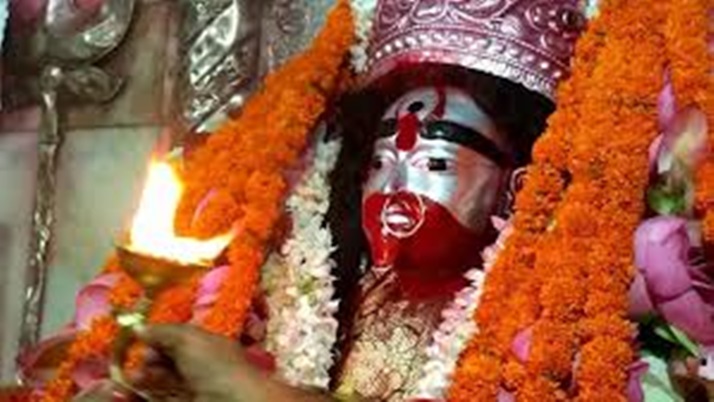 Today Kalipujo,  people flock to different temples