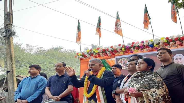 I will bring those who have unfurled the BJP flag to the party by holding their necks - Dilip