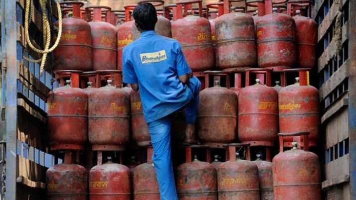 The price of LPG went up by rupees 25 again