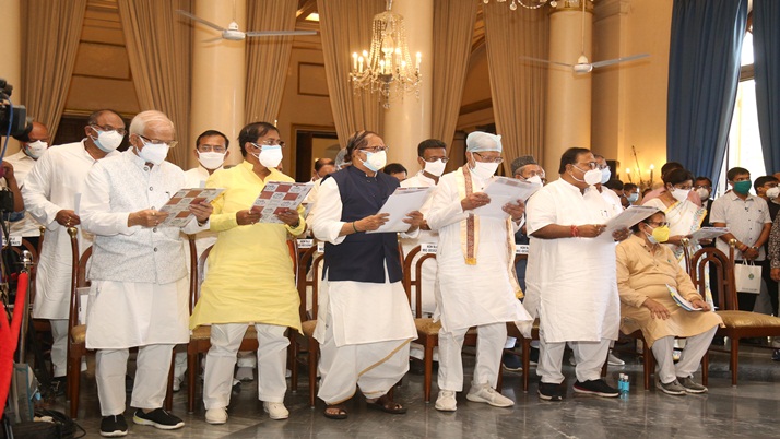 Mamata's cabinet started with 43 people