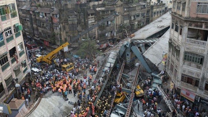 Posta Bridge: The day of breaking the slippery bridge