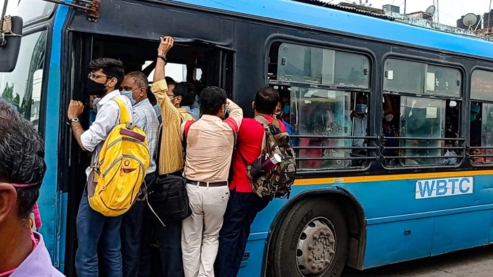 Transport: Traffic continues in the city, Amil private bus