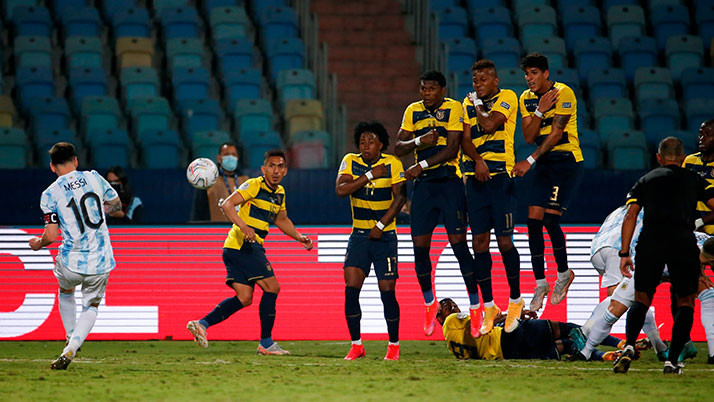 Argentina on the shoulders of Messi in the last four by defeating ecuador