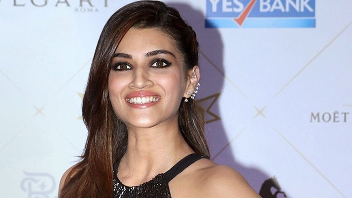 Kriti Sanon says she is unsure about delivering a child!