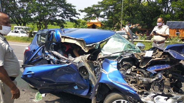 A young man from Kolkata died in an accident on the way to Tarapith