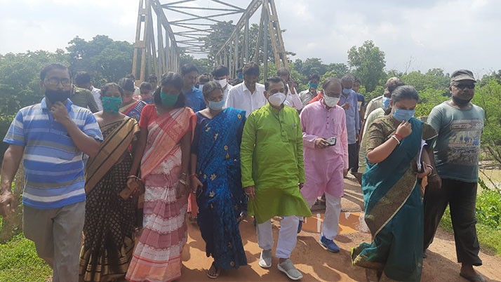 Two ministers of state visited the Banavasi area of Raina purba bardhaman