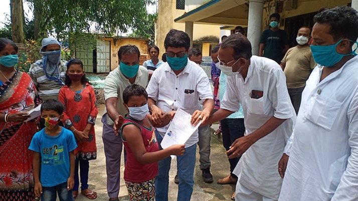 Indigenous people of Jamalpur received ethnic certificates at the door on World Indigenous Day