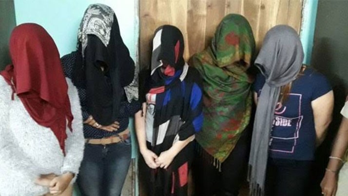 Police raided the sex racket building at Galsi Hotel and arrested 4 young women and 2 young men