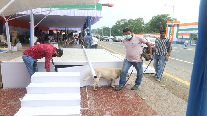 On the eve of Independence Day, the city is covered with impeccable security