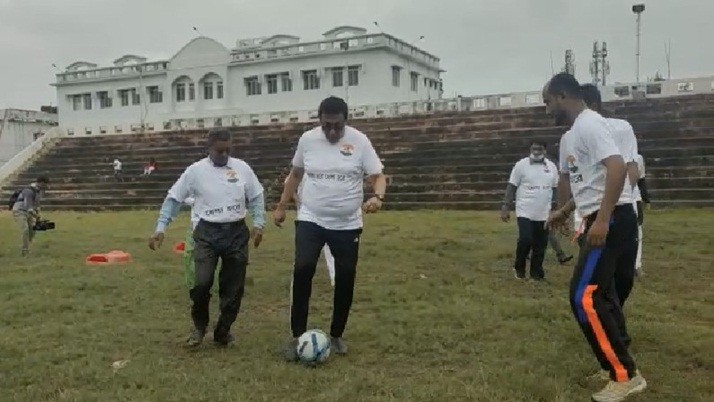 Prasoon-Shantanura played football on the highways of Tripura