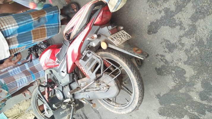 Dumper-bike collision in Ketugram, 1 dead, 1 injured