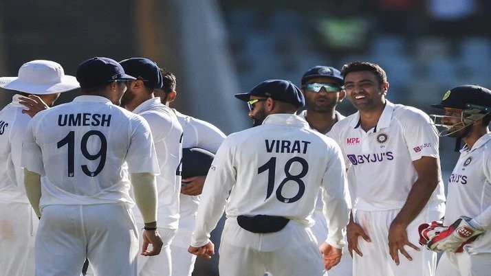 India beat NewZealand in the 2nd Test by 372 runs.