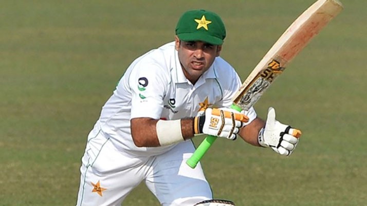 Guest is god! Batter busy entertaining guests at lunch, Abid Ali