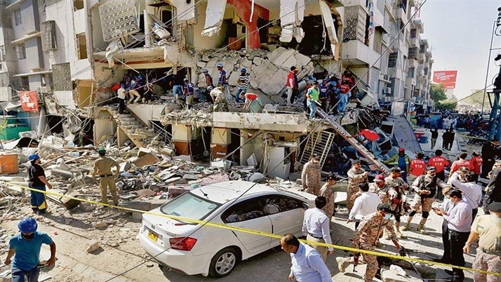 Karachi Blast: At least 10 killed in Karachi blast