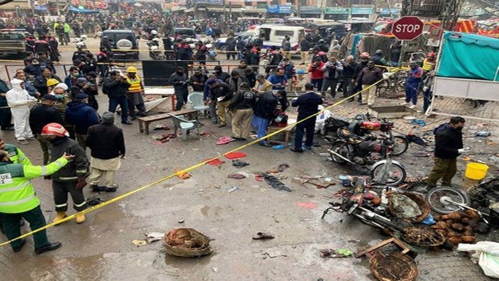 Terrible explosion in a crowded market in Pakistan, 3 dead, many injured