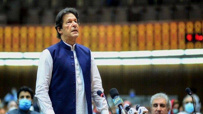 The Pak parliament has adjourned till Monday before the no-confidence motion against Imran