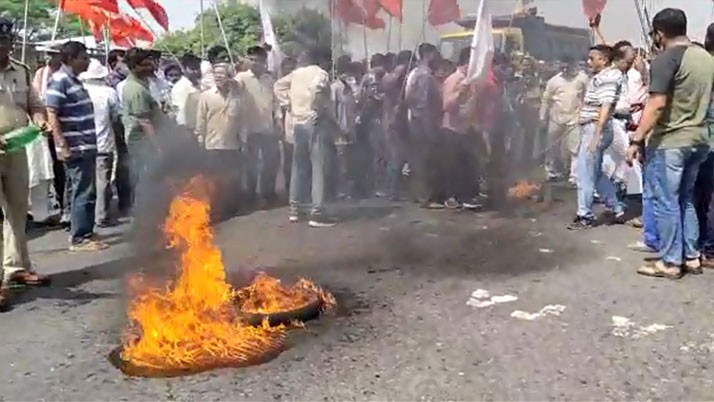 Left activists arrested for blocking national roads by burning tires in Durgapur during strike