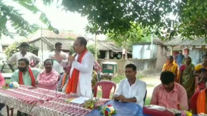 'Balramdev used to drink Sura in the evening because he worked hard', the video of the BJP leader from Burdwan is viral