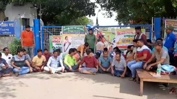 Irony in the face of worship! SBSTC temporary workers of Burdwan depot on indefinite strike on ten-point demand