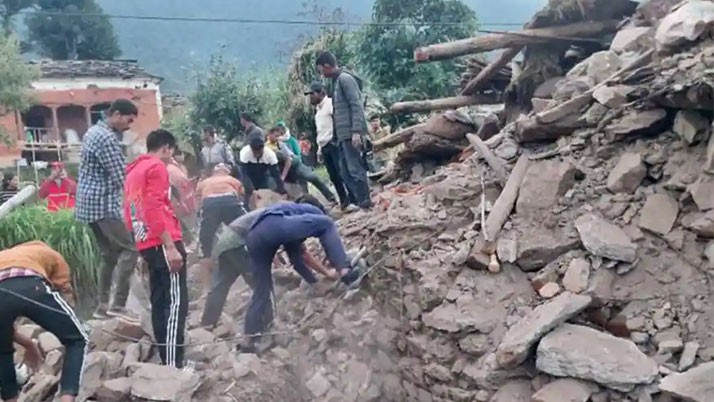 6 dead in a terrible earthquake in neighboring countries, tremors in northern India including Delhi