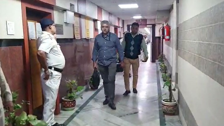 CBI raid in Bikash Bhavan, document examination in minister's next room