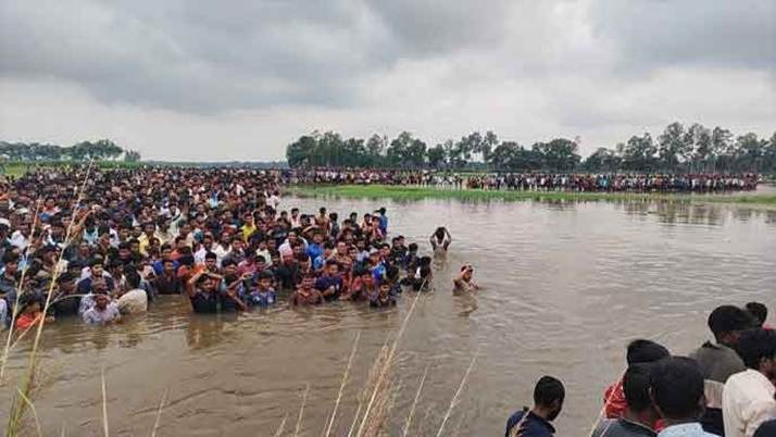 Across the Cooch Behar border, thousands of minority Bangladeshi Hindus chant the voice of Jayshree Ram