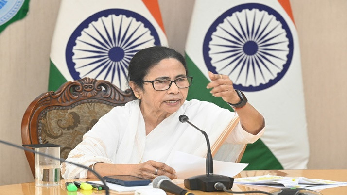 mamata banerjee announced the punishment of 12 doctors in the saline scandal, 3 in the maternity crisis