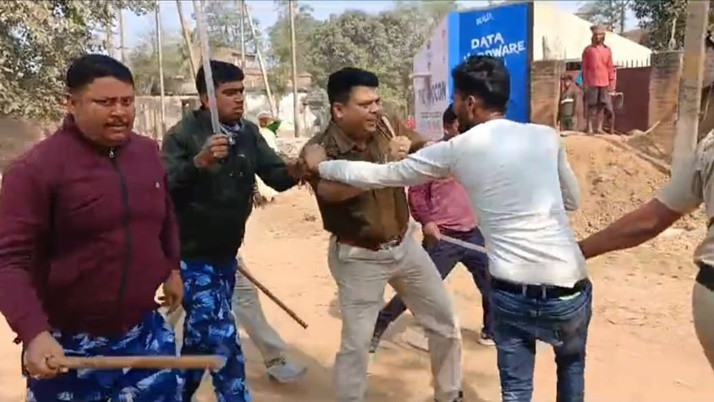 Unrest in Birbhum village, attack on police