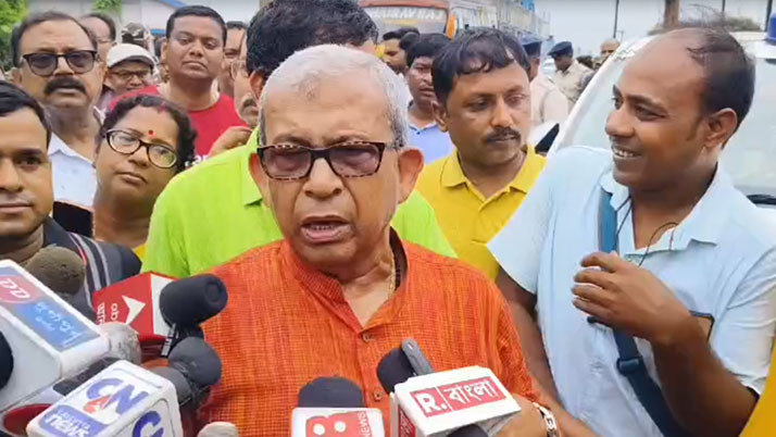 Several villages submerged, DVC releasing water, Irrigation Minister inspects Durgapur Barrage