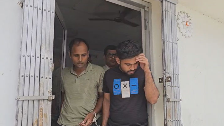 Two Bangladeshis arrested from Murshidabad border area