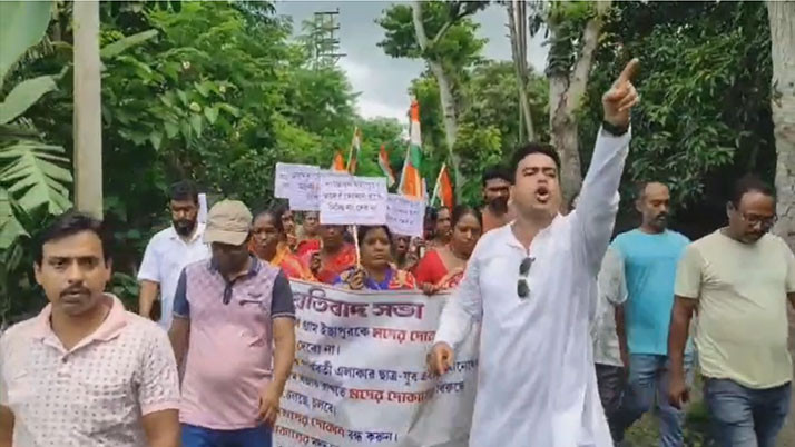 Villagers protest in Ichapur, Gaighata, against construction of liquor shops in the area