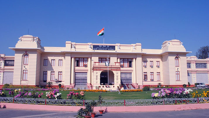 How many seats are BJP and RJD contesting in the Bihar Assembly elections? How many seats did the alliance partners win?