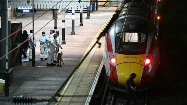 knife attack in uk train