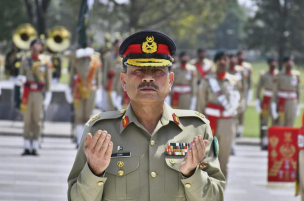 Again another judge resign in Pakistan