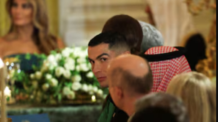 Rolando is in white house