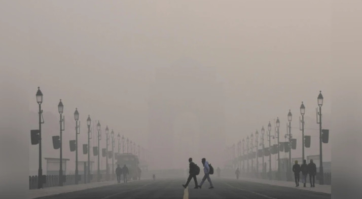 delhi-heavy-smog-aqi-332-visibility-travel-disruption