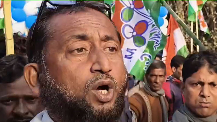 In a Trinamool rally in Bhatar, slogans of "thief, thief" were chanted against the MLA, drawing smiles from the opposition.