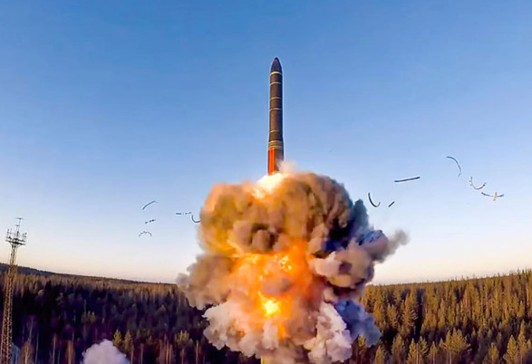 us-russia-nuclear-arms-race-new-start-treaty-ends