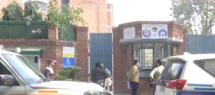 delhi-9-schools-bomb-threat-email-police-bomb-squad-search