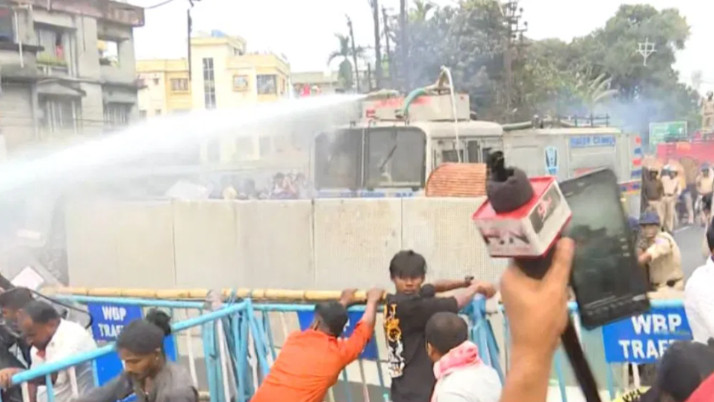 siliguri-adivasi-protest-pregnant-woman-death-uttarkanya-clash