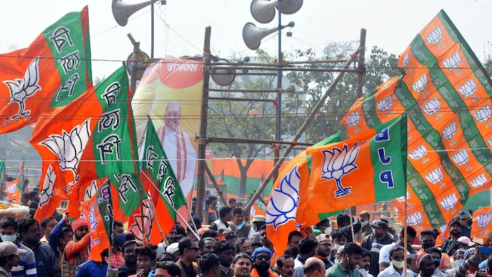 Cochbihar-khagrabari-paribartan-yatra-rath-attack-bjp-tmc-clash