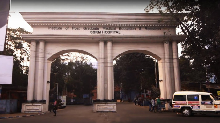 kolkata-hospital-death-sskm-arjikar-lift-incident-news