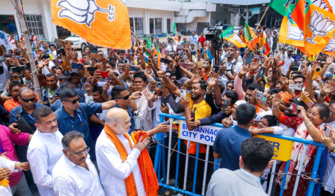 amit-shah-kolkata-before-bjp-government-oath-ceremony-shubhendu-adhikari-cm-speculation