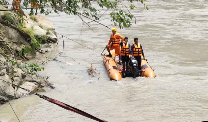 teesta-river-car-recovered-four-family-members-dead-sikkim-siliguri-tragic-accident