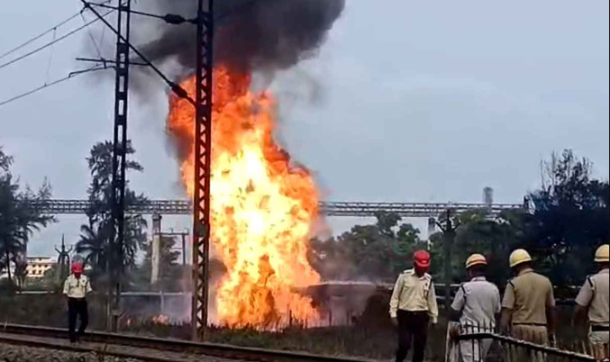 Haldia-petro-chemical-fire-breaks-out