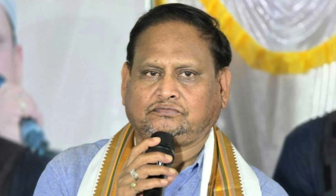 humayun-kabir-questioned-at-rejinagar-police-station-over-provocative-remarks